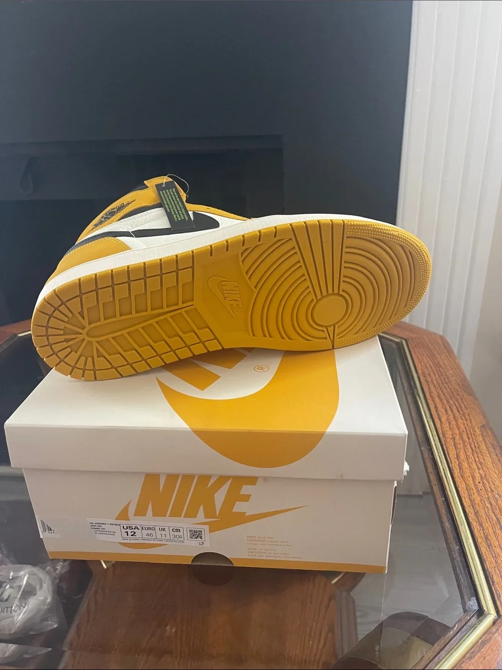 Nike Air Jordan 1 High - White, Yellow & Black